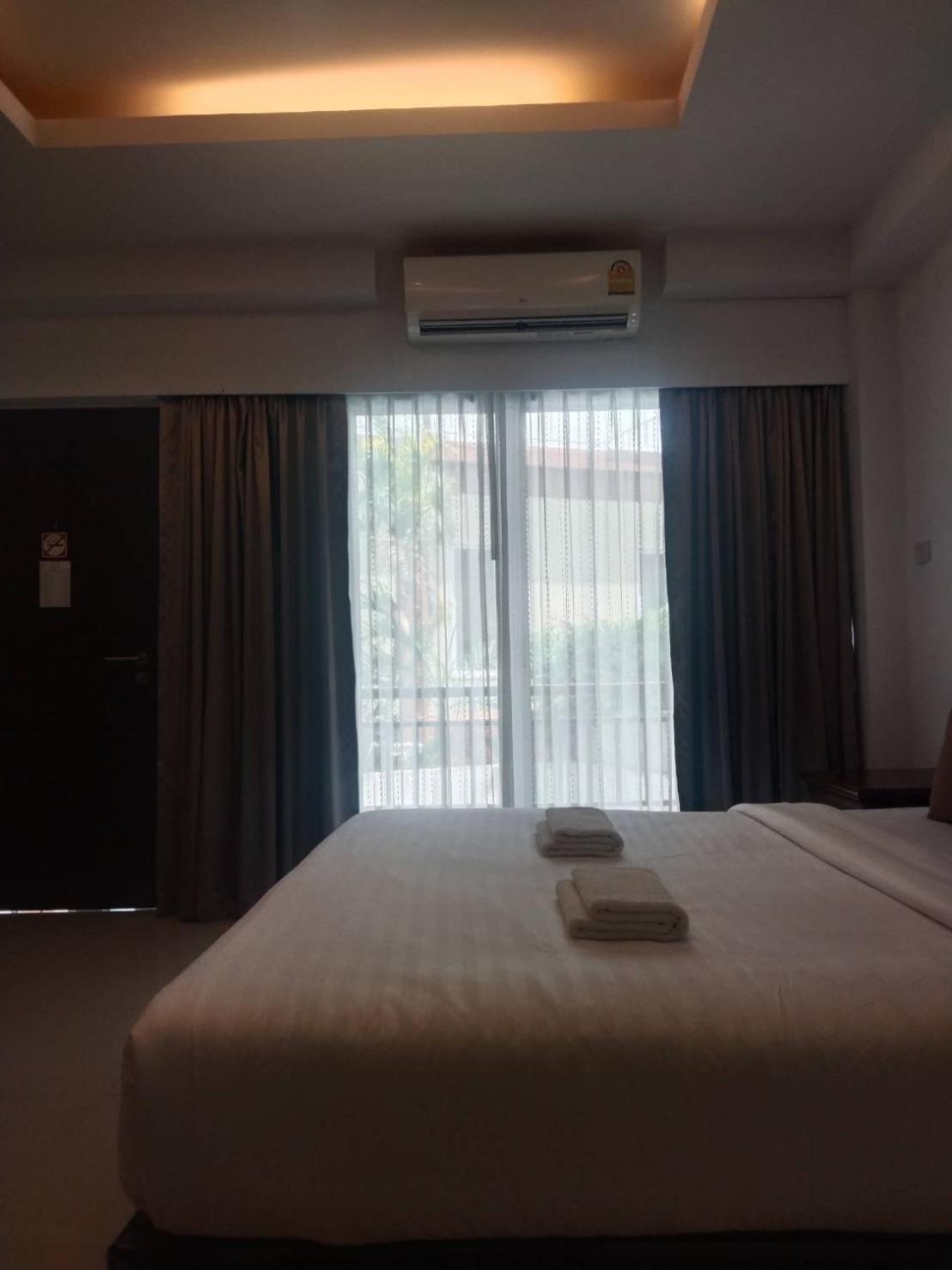 Sota Residence Pattaya Extérieur photo
